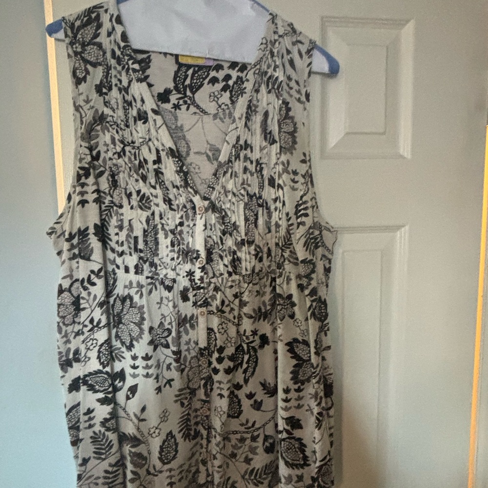 Maeve Black Floral Print Sleeveless V-Neck Camisole on Cream